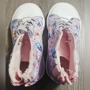 Girls Bluey & Bingo Ground Up Hightop sneakers with elastic & zip up back